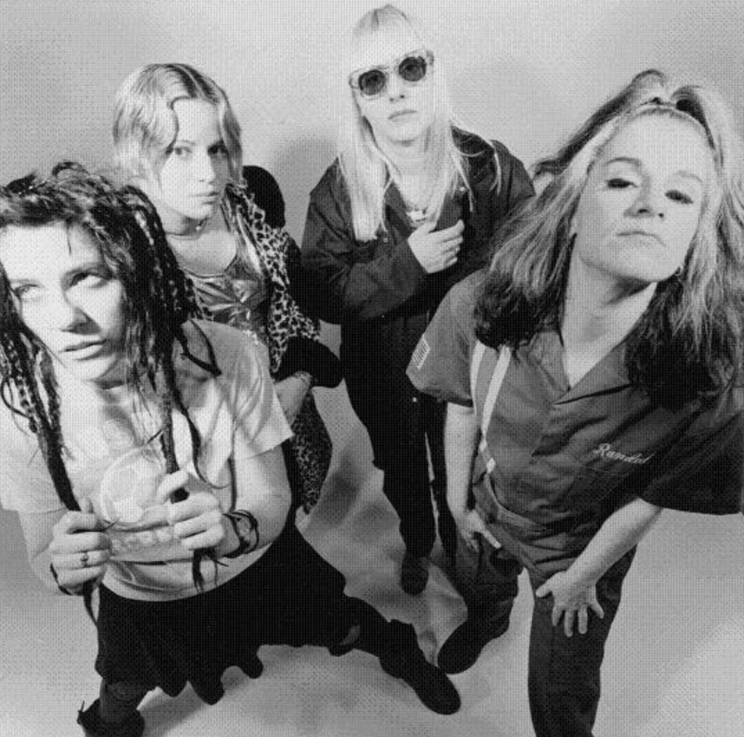 Lollapalooza Diaries:Subj: Stinky Log Date: 94-07-09 00:21:48 EDT From: L7s