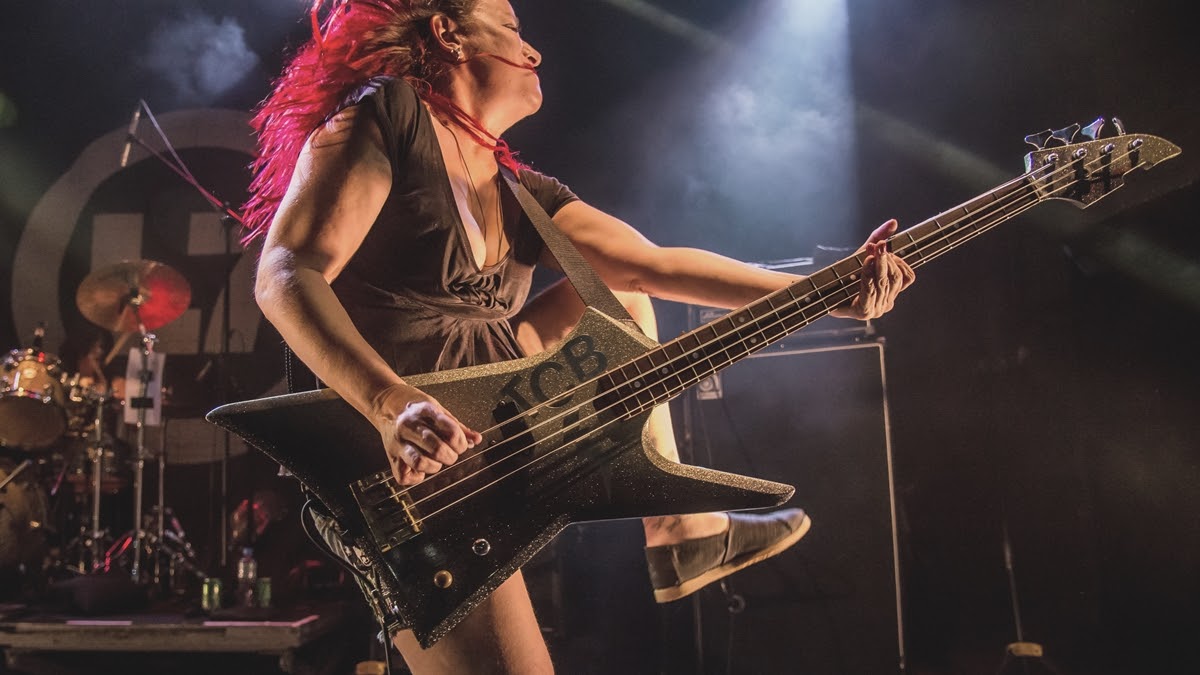 L7 in South America – Ready To Rock With Me