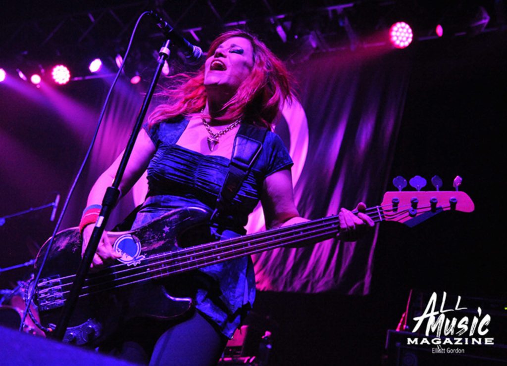 Jennifer Finch L7 Bass Player Singer All Music Photo by Elliot Gordon