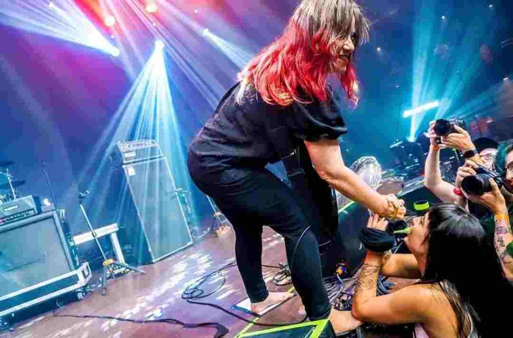 Jennifer Finch of L7 live on stage in Brazil.